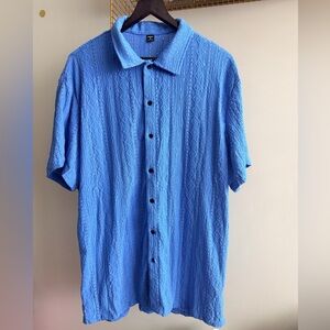 Textured Blue Stretch Button-Up Shirt – Geometric Pattern, Short Sleeve